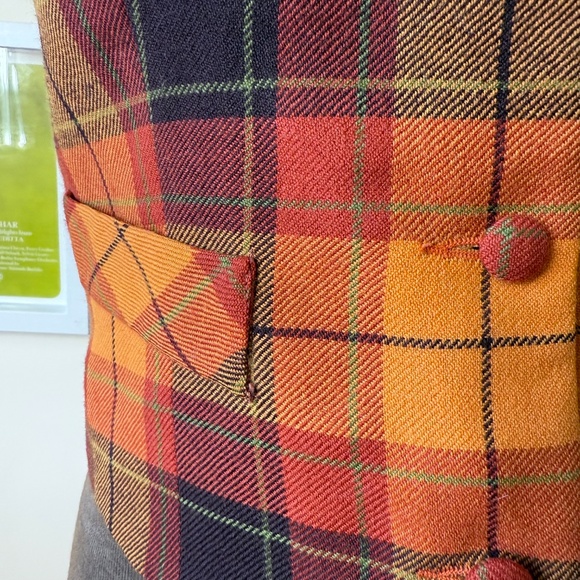 Vintage 70s Tartan Plaid wool vest in autumn tones (orange, rust, burgundy, blac - Picture 4 of 8